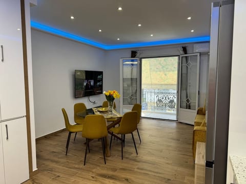 Spacious 2BR | 160m Metro | Piraeus 3min-6 Guests image 4