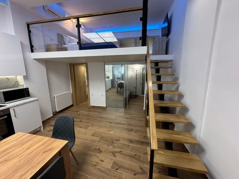 Modern Loft | 160m Metro | 3min Piraeus | 6 Guests image 3