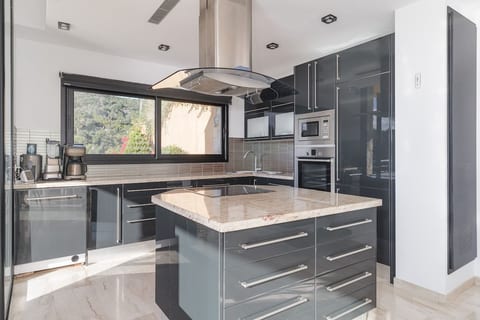 Open Kitchen