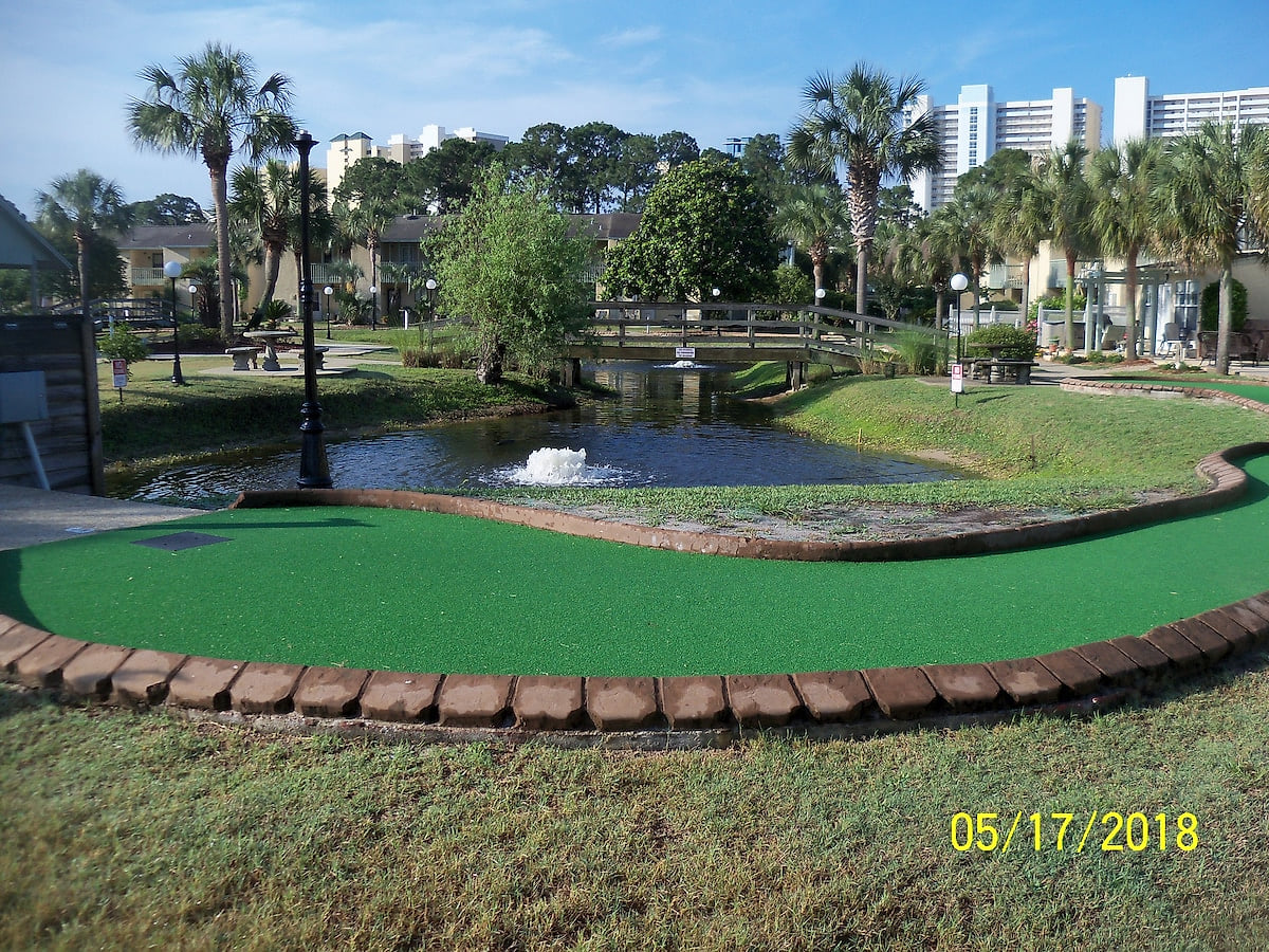 18 hole miniature golf course free for guests use. We have putters and golf balls for guests use.