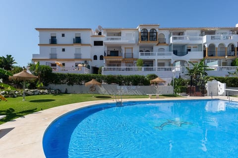 El Faro Home with a View | garden, pet friendly image 3