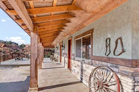 Badlands Roost: a rustic-modern designed home