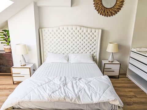 Luxus 80m² Dachgeschoss City Wohnung