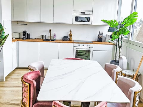 Luxus 80m² Dachgeschoss City Wohnung