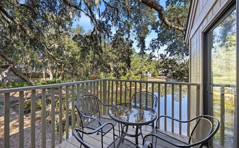 Sea Pines · Walk to Beach · Lagoon Deck · 3BR image 3