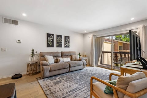 Cozy 2-bedroom in Central SD