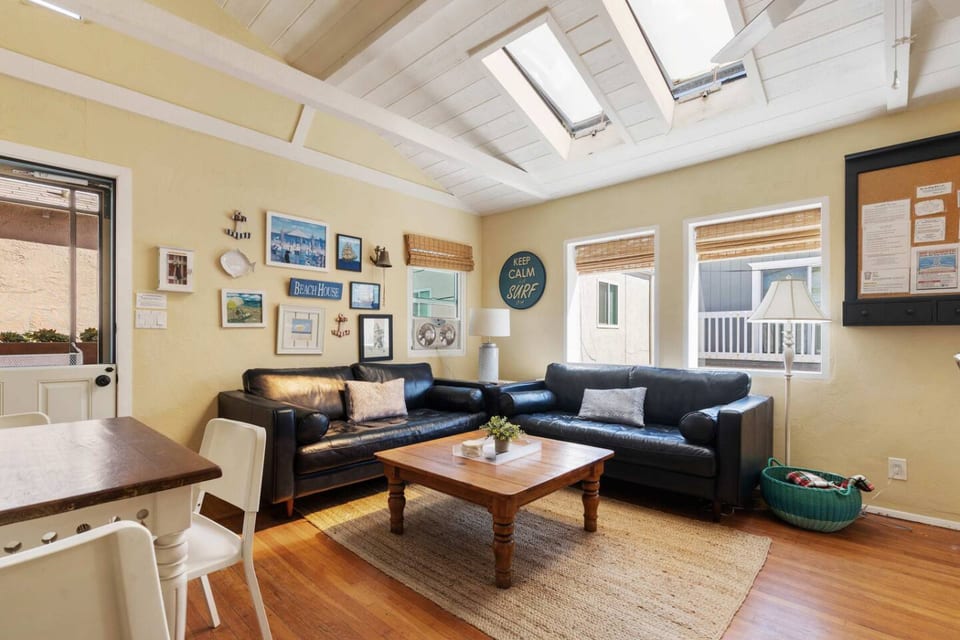 30 Secs to Beach, SUV Parking, in-unit Laundry - San Diego