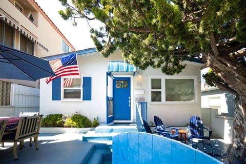 Beach House | 150ft from beach & 3 parking spots!