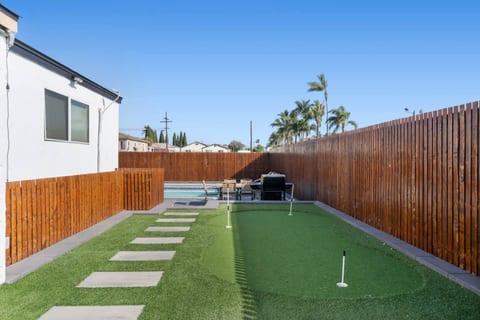 Family Pool House Oasis