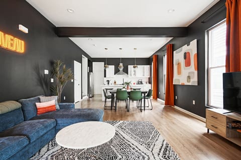 Indy Getaway - Near Downtown Indy - Sleeps 10!