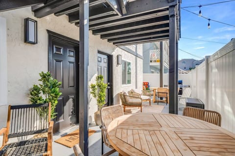 Jewell Street Gems Two homes in one