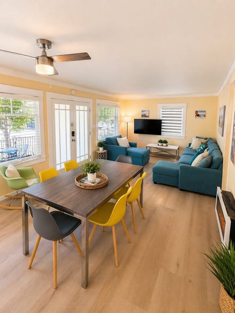 CasaViva Sky · Spacious 3BR w/ City Views, Firepit & Backyard — Walk to Hillcrest Dining, 5 Min to Zoo & Balboa Park