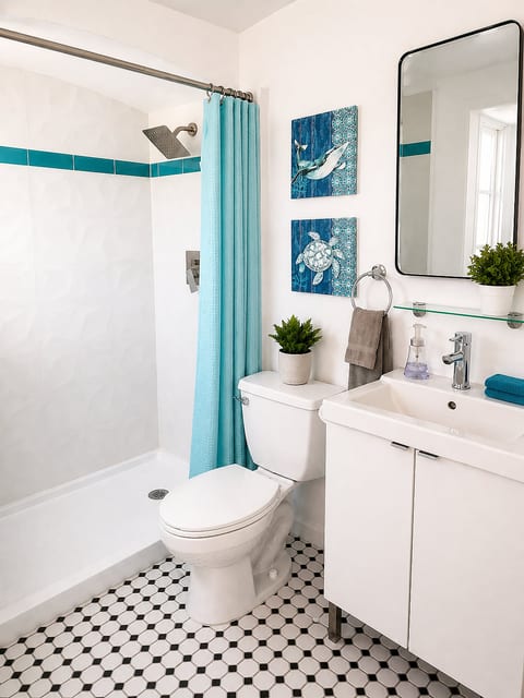 CasaViva Nest · Cute Studio w/ Patio, Firepit & Backyard Access — Walk to Eats, Near Zoo, SeaWorld & Beaches