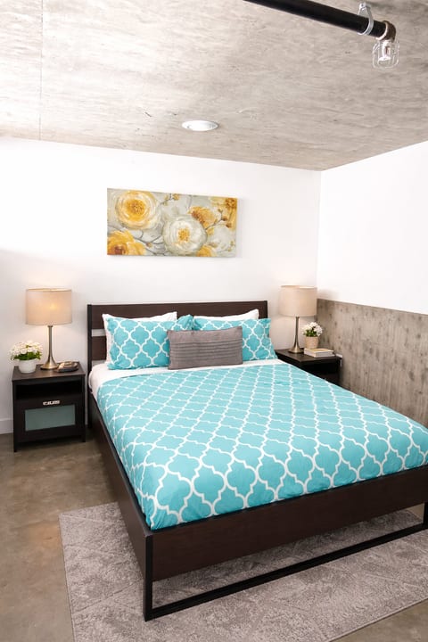 CasaViva Loft · Modern 2BR w/ Garage Parking, In-Unit W/D & ADA Access — Walk to Hillcrest, 5 Min to Gaslamp & North Park