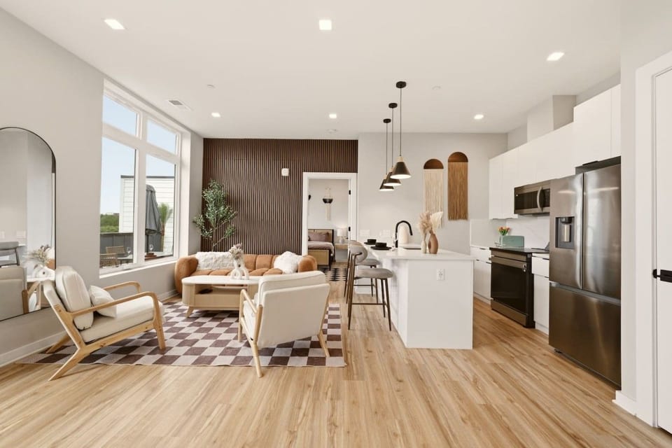 The Galleria Sky House - Huge Private patio - Washington