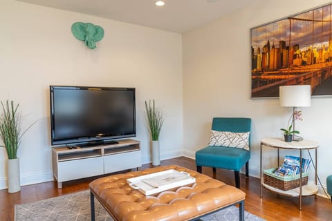 Family Friendly Near Subway Astoria-NYC Home Share