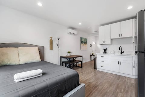 Cozy Central Studio for Monthly Living