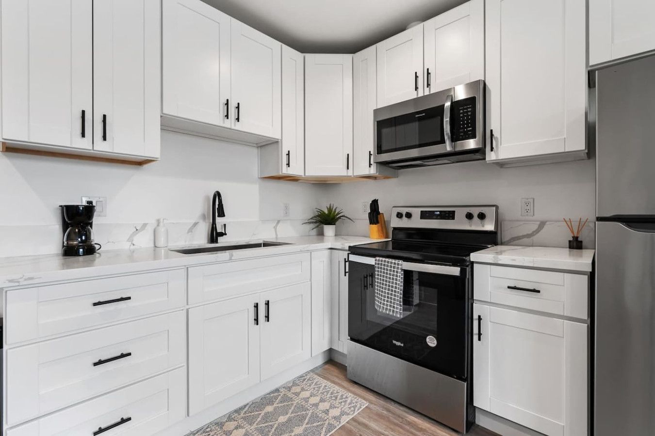 Cozy Central Studio for Monthly Living