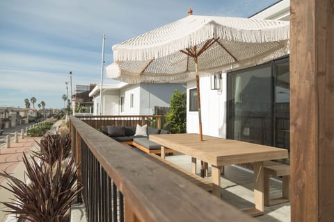 The SouthOhana Beach Bungalow with Ocean Views!