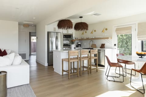 Full kitchen for gourmet meals!
