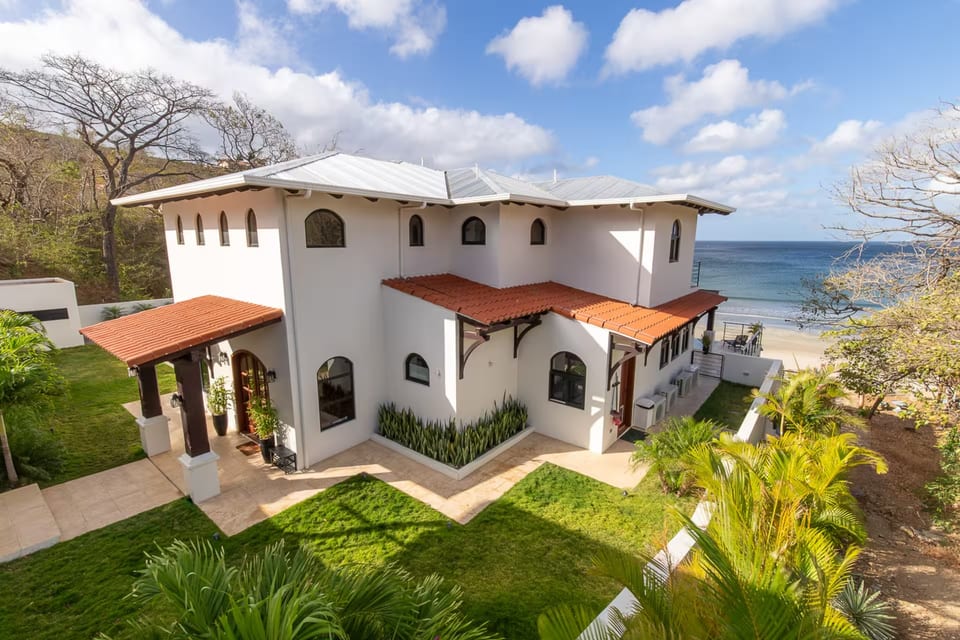Luxury Beachfront Villa: Pool/Gym/WIFI - El Sucio