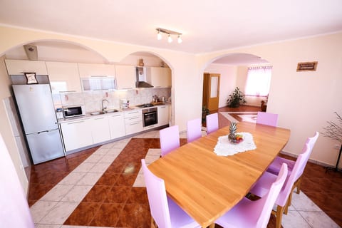 Apartments  Lucky  - Unit 378507-13