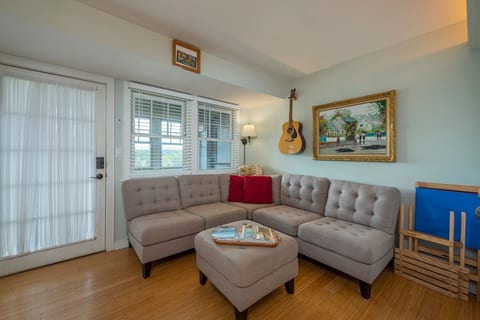 City Casita Downtown - FREE Parking!