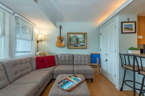 City Casita Downtown - FREE Parking!
