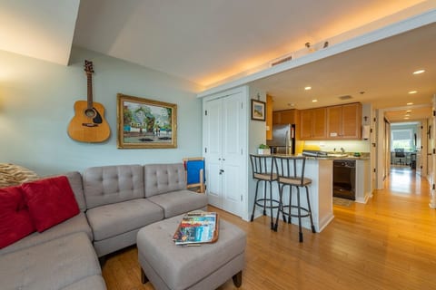 City Casita Downtown - FREE Parking!