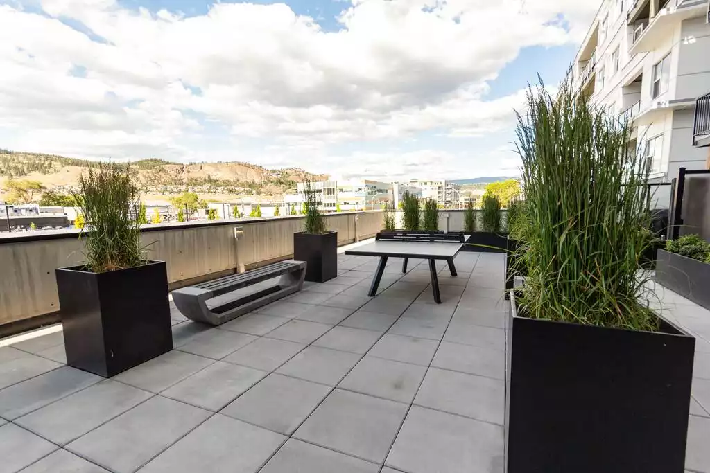 the-knox-downtown-modern-condo-w-2-private-br/