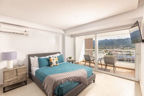 Luxury 2-Bedroom Beachfront Oasis – Two Balconies