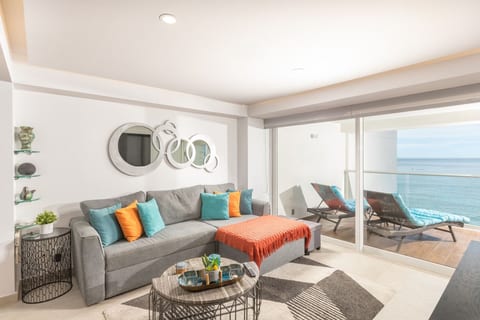Luxury 2-Bedroom Beachfront Oasis – Two Balconies