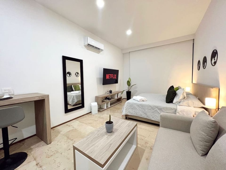 Luxury Stay at Menesse 08 – Pool, Jacuzzi, Sauna & Gym Included - Playa del Carmen