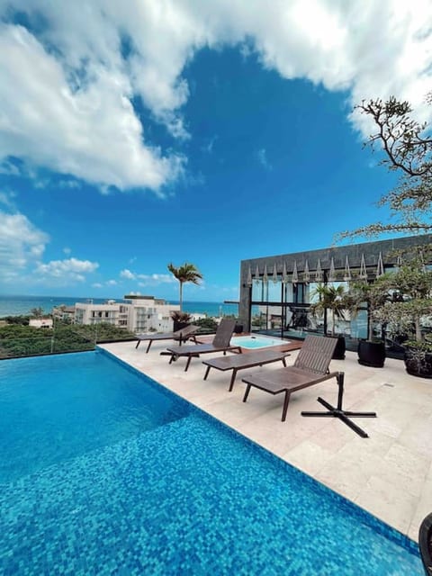 Luxury Stay at Menesse 08 – Pool, Jacuzzi, Sauna & Gym Included