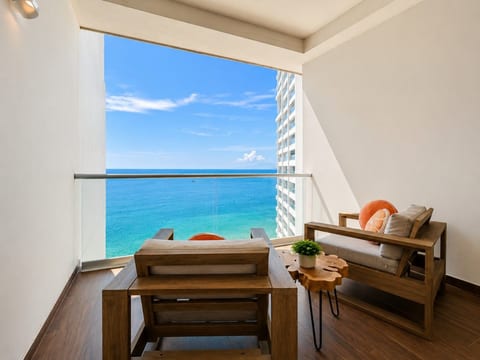 Balcony with amazing ocean view