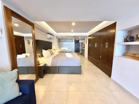 Wake Up to Ocean Views & Complimentary Breakfast!
