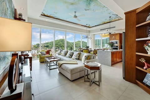 Stunning V-Estrella Penthouse - 2 BRs - Great View