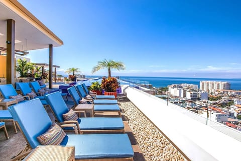 Stunning V-Estrella Penthouse - 2 BRs - Great View