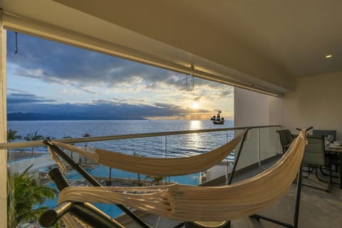 Oceanfront Luxury Harbor171