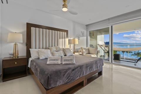 Oceanfront Luxury Harbor171