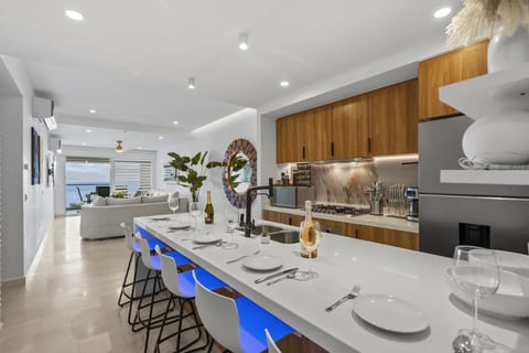 Oceanfront Luxury Harbor171