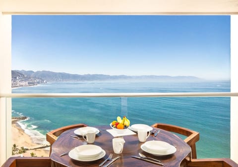 Modern 1 bedroom Beachfront Condo