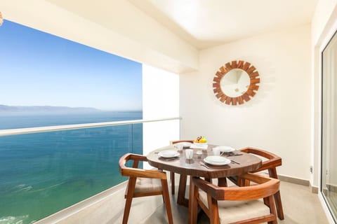 Modern 1 bedroom Beachfront Condo
