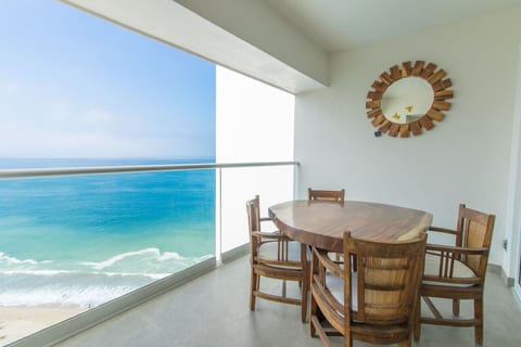 Charming 1-bedroom Oceanfront Condo