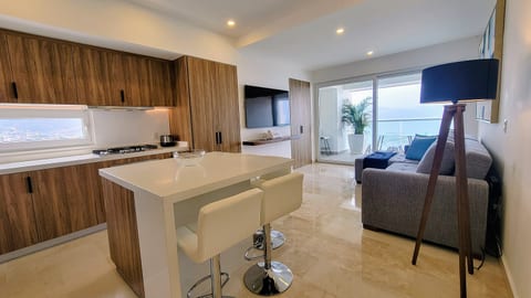 Kitchen Island With Seating For Four