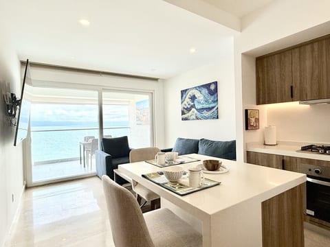 Bright & Breezy 1BR with Ocean View – Ideal for Families