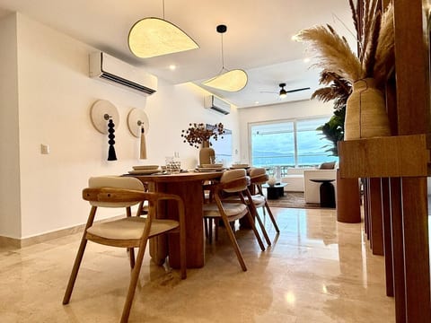 Beachfront 2BR 2baths - 8 Pools|by Moikkarentals