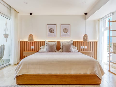 Moikkarentals | Beachfront Luxury Studio Harbor171