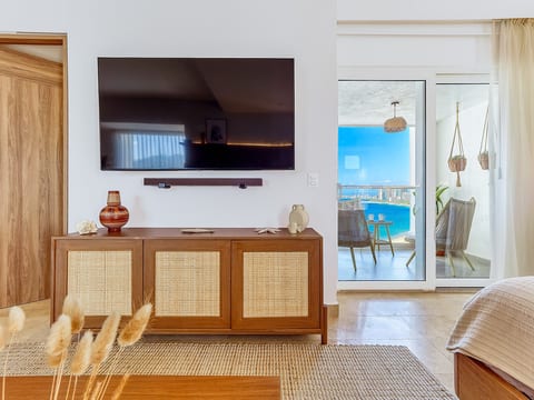 Moikkarentals | Beachfront Luxury Studio Harbor171