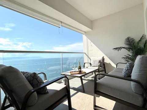 Luxury Oceanview 1BR w/ Free Daily Breakfast | PV